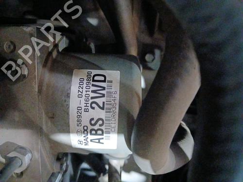 Used ABS pump KIA SPORTAGE II (JE_, KM_) 2.0 i 16V (141 hp) 24627677