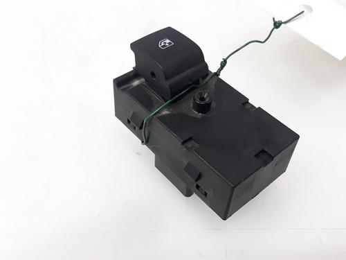 Used Right rear window switch CHEVROLET MALIBU (V300) 2.0 D (160 hp) 19096053