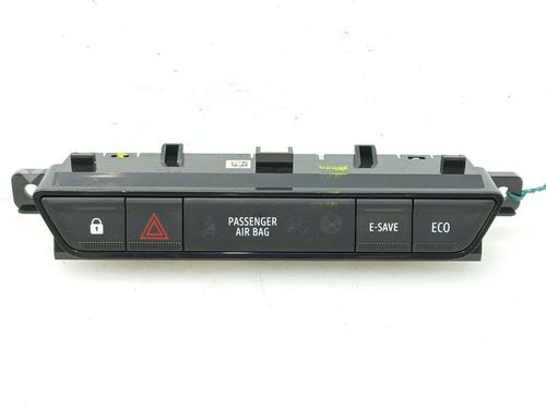 Bouton de warning DACIA JOGGER (RK_) 1.6 HYBRID 140 (RKN8) (141 hp) 32028497