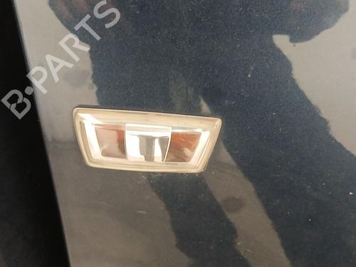 Used Right side indicator Right side indicator 39246712 39246712
