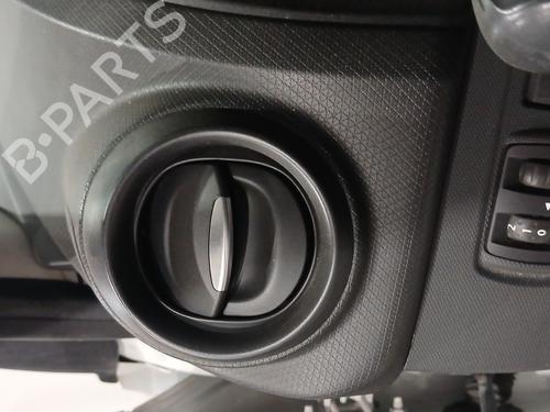 Luftventilen RENAULT CLIO IV (BH_) 1.5 dCi 75 (75 hp) 30897559