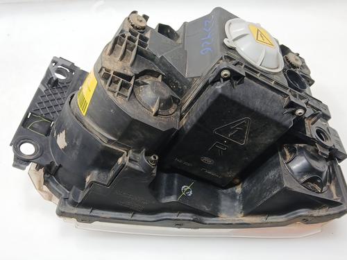 Right headlight LAND ROVER DISCOVERY III (L319) 2.7 TD 4x4 | BP27341453C29 