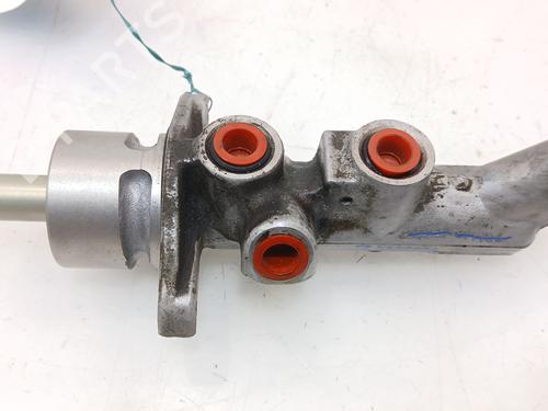 Used Brake master cylinder Brake master cylinder TOYOTA AVENSIS (_T25_) 2.0 D-4D (CDT250_, CDT250R) (116 hp) 40195779 40195779