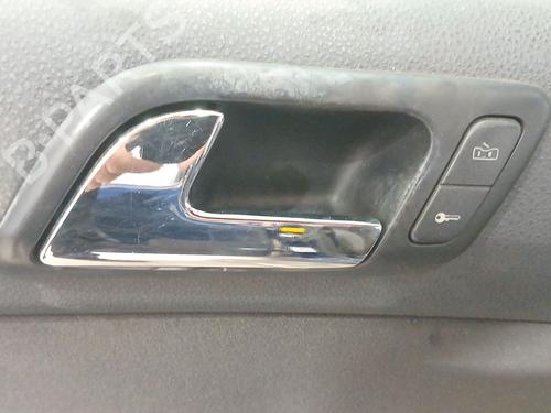 Used Front left interior door handle VW POLO (9N_, 9A_) 1.4 16V (80 hp) 26958774