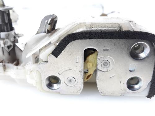 Used Front left lock HONDA CIVIC VIII Hatchback (FN, FK) 1.8 (FN1, FK2) (140 hp) 19339645