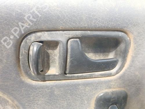 Venstre foran invendig håndtak NISSAN TERRANO II (R20) 2.7 TDi 4WD (125 hp) 27363899
