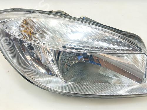 Used Right headlight Right headlight SKODA ROOMSTER (5J7) 1.4 TDI (70 hp) 40453263 40453263