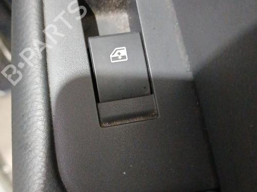 Højre bagtil elrude kontakt Højre bagtil elrude kontakt CHEVROLET EPICA (KL1_) 2.0 D (150 hp) 34341138 34341138