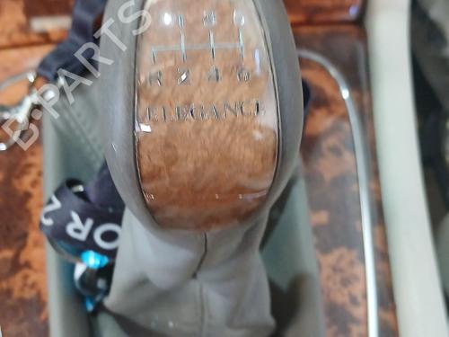 Used Shift knob Shift knob MERCEDES-BENZ E-CLASS (W211) E 270 CDI (211.016) (177 hp) 40498256 40498256