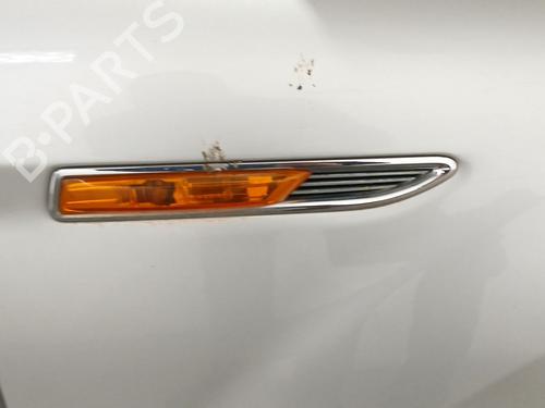 Used Right side indicator Right side indicator 38624484 38624484