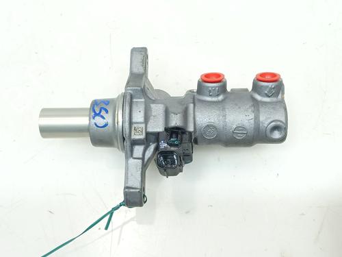 Used Brake master cylinder MG MG ZS SUV (AZS1) 1.0 T-GDi (111 hp) 30564121