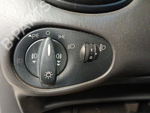 Used Headlight switch FORD FOCUS I (DAW, DBW) [1998-2009]  27833561