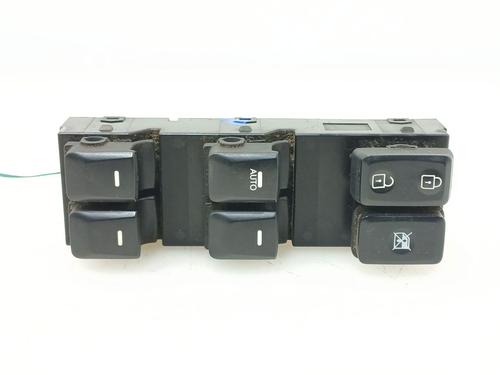 Mando elevalunas delantero izquierdo KIA SPORTAGE III (SL) 1.7 CRDi (116 hp) 31333737