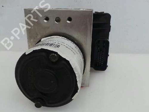 Used ABS pump HYUNDAI SANTA FÉ I (SM) 2.0 CRDi (113 hp) 240361