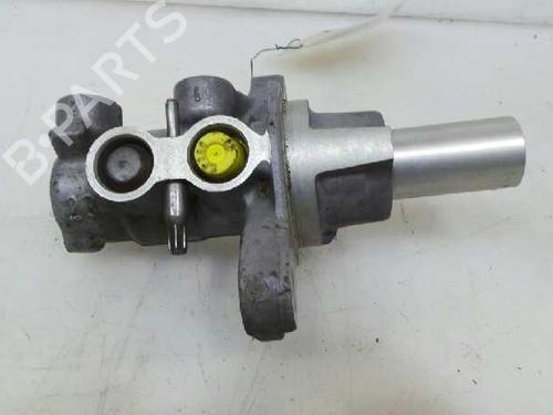 Used Brake master cylinder RENAULT MEGANE II (BM0/1_, CM0/1_) [2001-2012]  4624388