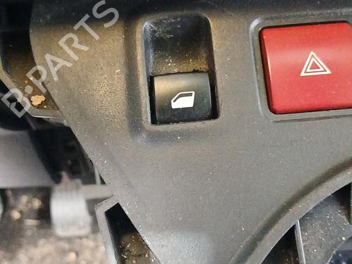 Używane Przełącznik szyby przedniej lewej Przełącznik szyby przedniej lewej CITROËN BERLINGO Box Body/MPV (B9) 1.6 HDi 75 (75 hp) 37464374 37464374