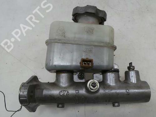 Used Brake master cylinder HYUNDAI SANTA FÉ I (SM) 2.0 CRDi 4x4 (113 hp) 2342549