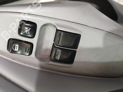 Interrupteur de vitre avant gauche NISSAN ALMERA TINO (V10) 2.2 dCi (136 hp) 29852727