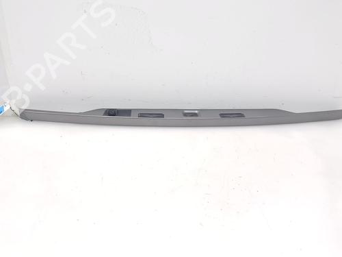 Used Tailgate handle LAND ROVER RANGE ROVER EVOQUE (L538) 2.0 D 4x4 (150 hp) 32852988