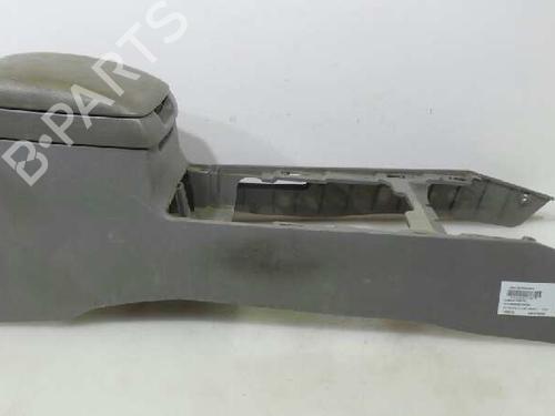 Used Armrest / Center console KIA SORENTO I (JC) [2002-2011]  7153383