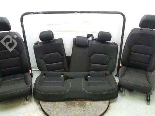 seats-set-infiniti-q30-15-d-2015-6625558 main image