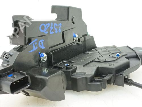 Front left lock VOLVO XC70 II (136) D5 AWD | BP31131514C98