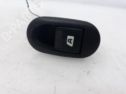 Used Right front window switch PEUGEOT 1007 (KM_) 1.6 16V (109 hp) 9842358