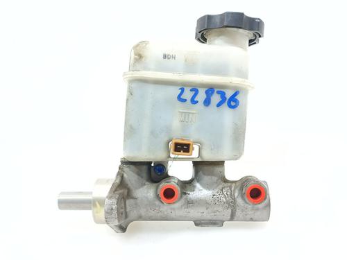 Brake master cylinder HYUNDAI SANTA FÉ II (CM) 2.2 CRDi GLS 4x4 585102B800 | 585102B800