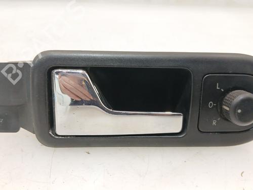 Used Front left interior door handle Front left interior door handle 37608132 37608132