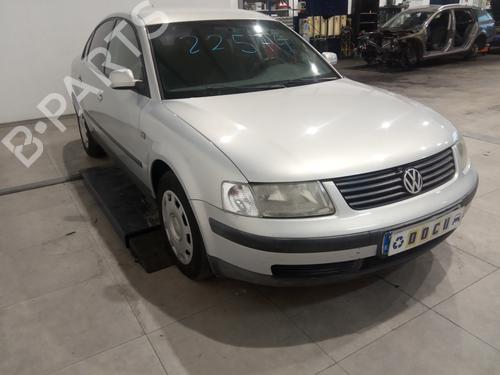 Venstre foran invendig håndtak VW PASSAT B5 (3B2) 1.8 | BP16554787I13 