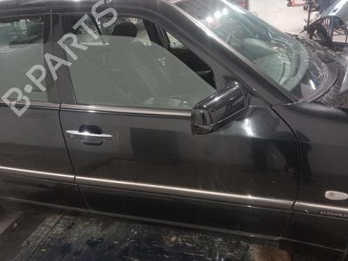 Right front door MERCEDES-BENZ C-CLASS (W202) C 220 CDI (202.133) BP24364217C3