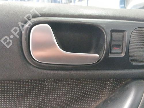 Venstre foran invendig håndtak AUDI A3 (8L1) 1.9 TDI (130 hp) 27398915