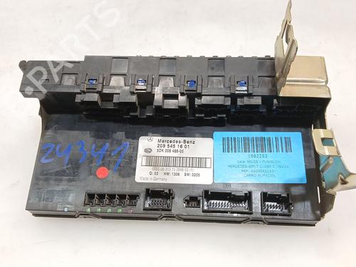 Used Fuse box Fuse box MERCEDES-BENZ C-CLASS (W203) C 220 CDI (203.008) (150 hp) 40195769 40195769