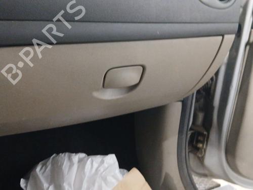 Used Glove box RENAULT CLIO III (BR0/1, CR0/1) 1.2 16V (BR02, BR0J, BR11, CR02, CR0J, CR11) (75 hp) 31980051