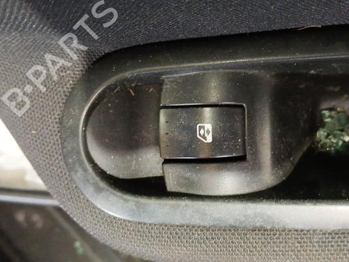 Used Right rear window switch Right rear window switch RENAULT MEGANE II (BM0/1_, CM0/1_) 1.6 16V (BM0C, CM0C) (113 hp) 32686822 32686822