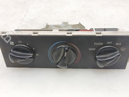 Used Climate control Climate control FORD USA PROBE II (ECP) 2.0 16V (116 hp) 40298465 40298465