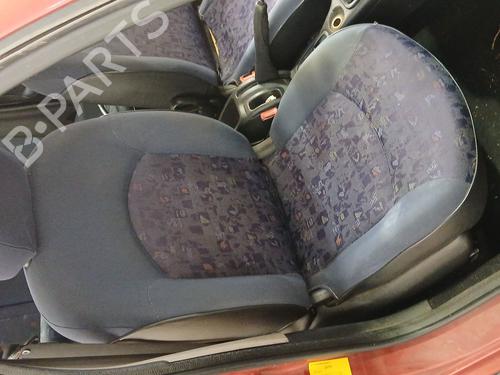 Stoel rechts voor PEUGEOT 206 Hatchback (2A/C) 1.9 D (69 hp) 30594704