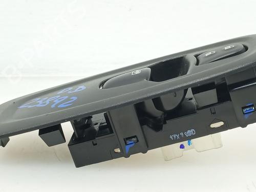Right front window switch RENAULT KADJAR (HA_, HL_) 1.2 TCe 130 (HLMR) | BP31307996I26