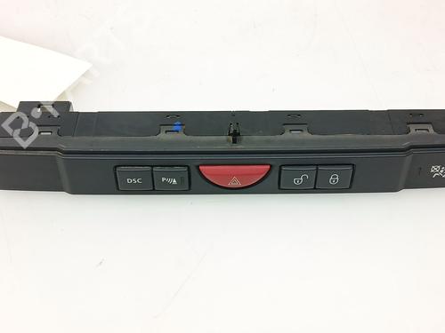 Used Warning switch LAND ROVER DISCOVERY III (L319) 2.7 TD 4x4 (190 hp) 28353261