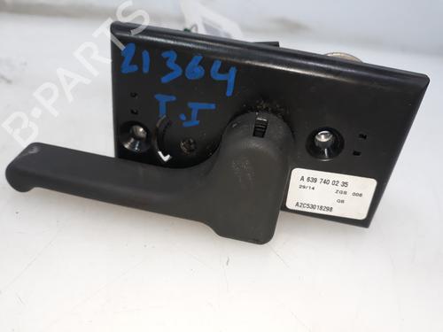 Used Rear left interior door handle MERCEDES-BENZ VITO / MIXTO Van (W639) 122 CDI (639.601, 639.603, 639.605) (224 hp) 13499128