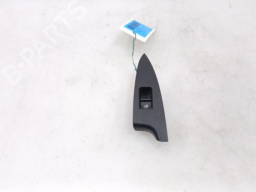 left-rear-window-switch-alfa-romeo-giulietta-940_-2010-2011-2012-2013-2014-2015-2016-2017-2018-2019-2020-39648472 main image
