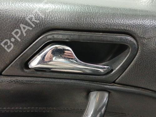 Used Front left interior door handle Front left interior door handle MERCEDES-BENZ C-CLASS (W203) C 220 CDI (203.006, 203.008) (143 hp) 36551345 36551345