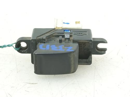 Interrupteur de vitre avant droite NISSAN X-TRAIL I (T30) 2.2 dCi 4x4 (136 hp) 31710081