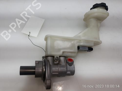 Brake master cylinder RENAULT KOLEOS I (HY_) 2.0 dCi 4x4 (HY0K) | BP16022832M77 