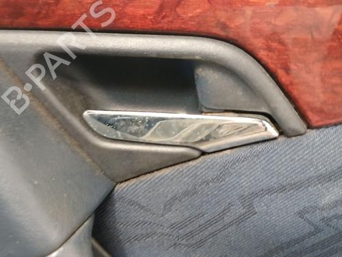Højre bagtil invendig håndtag MERCEDES-BENZ E-CLASS (W210) E 290 Turbo-D (210.017) (129 hp) 28419066
