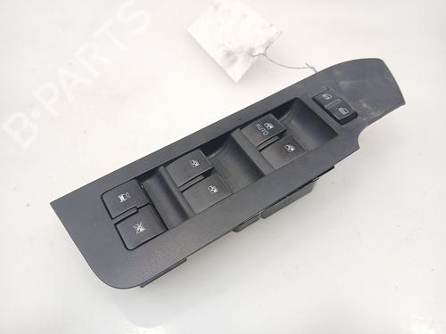 Used Left front window switch CHEVROLET CAPTIVA (C100, C140) [2006-2026]  31706459