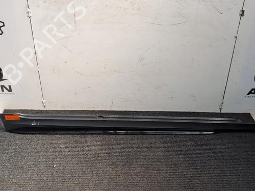 Used Right sideskirt Right sideskirt 38108396 38108396