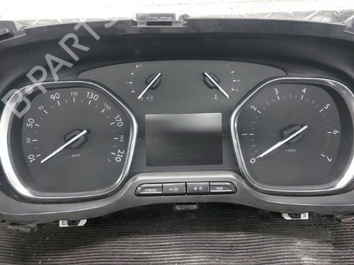 display-monitor-opel-vivaro-c-van-k0-2019-32846697 main image