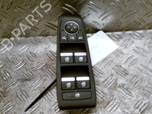 switch-renault-austral-2022-26045424 main image