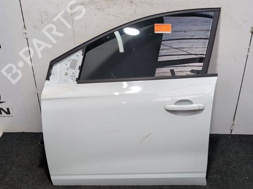 Dør venstre fortil MERCEDES-BENZ HECKFLOSSE (W111, W112) 230 S (111.010) (120 hp) 31945921